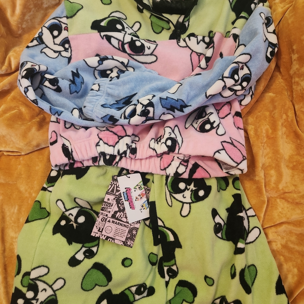 NGO powerpuff girl fleece sweatsuit 💚💗💙